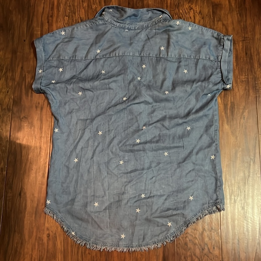 Denim Short Sleeve Shirt With Stars And Fringe At Bottom - Picture 5 of 5